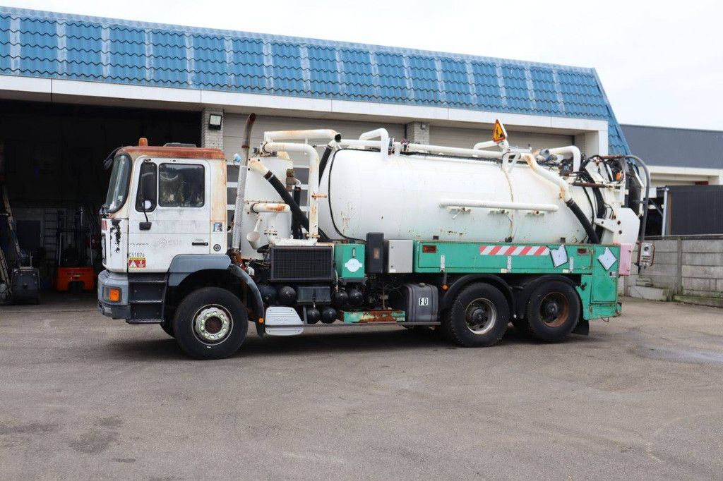 Truck MAN 33.360 Diesel 360hp 2002