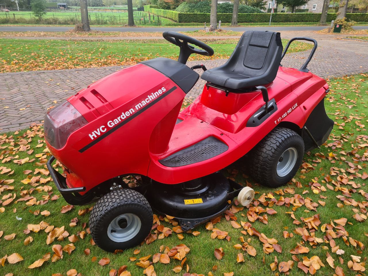 Alko T 17-102 HD LUX zitmaaier met opvangbak hydrostaat.