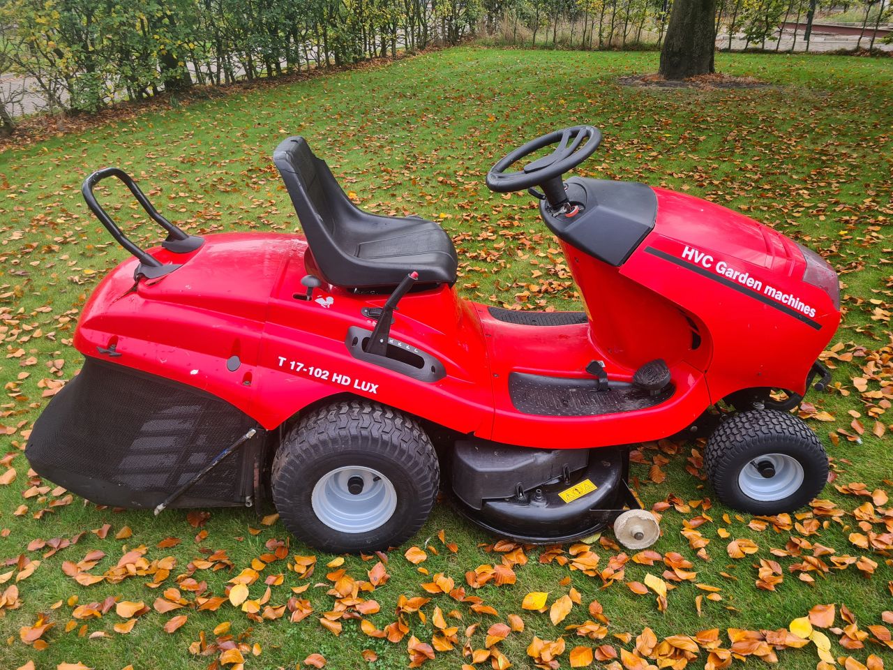 Alko T 17-102 HD LUX zitmaaier met opvangbak hydrostaat.