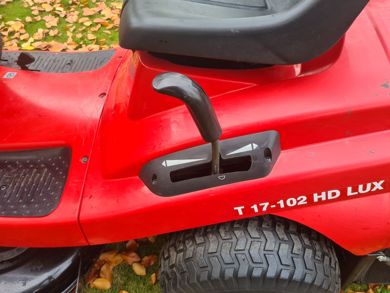 Alko T 17-102 HD LUX zitmaaier met opvangbak hydrostaat.