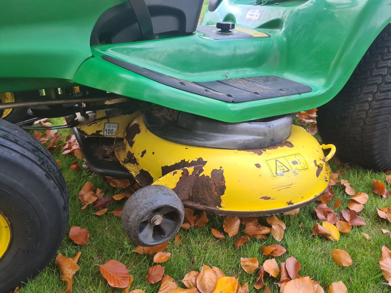 John Deere LT 170 zitmaaier mulch maaier hydrostaat 2 cil.