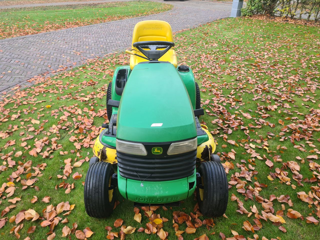 John Deere LT 170 zitmaaier mulch maaier hydrostaat 2 cil.