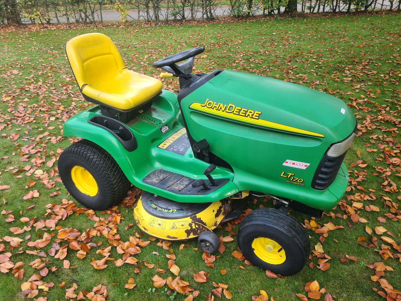 John Deere LT 170 zitmaaier mulch maaier hydrostaat 2 cil.