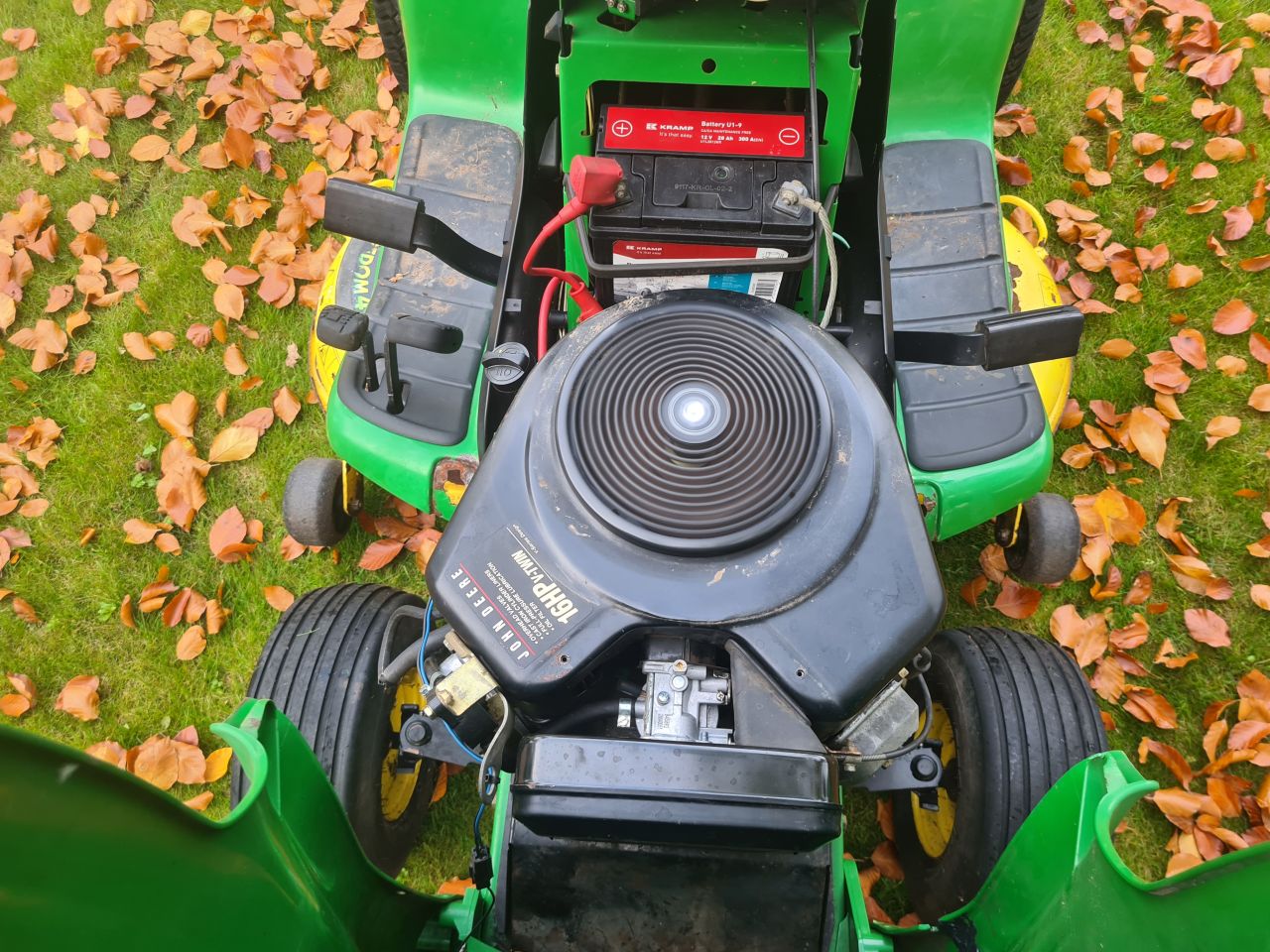 John Deere LT 170 zitmaaier mulch maaier hydrostaat 2 cil.