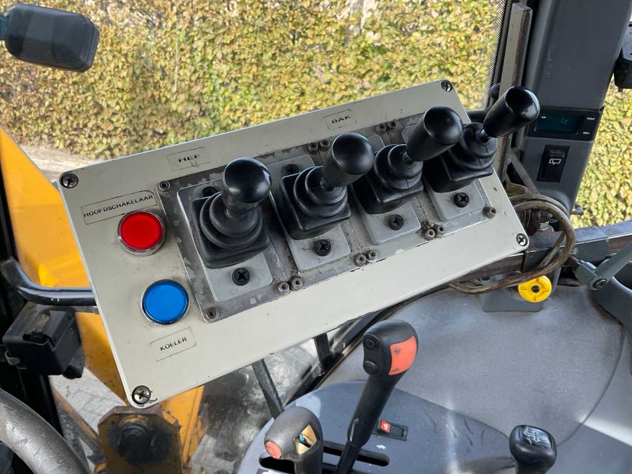 New Holland TS 100 + bos slootarm