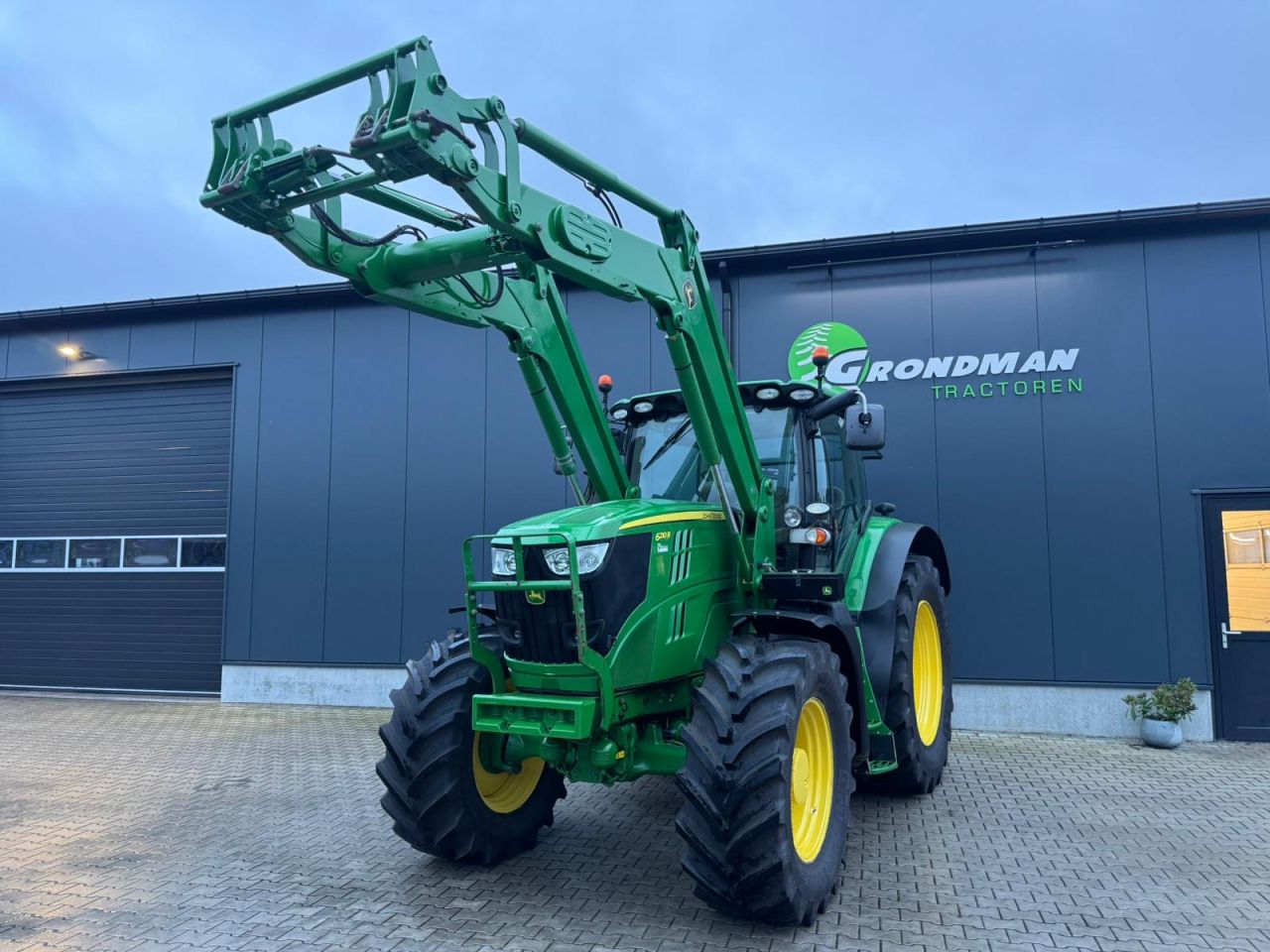 John Deere 6210R AP