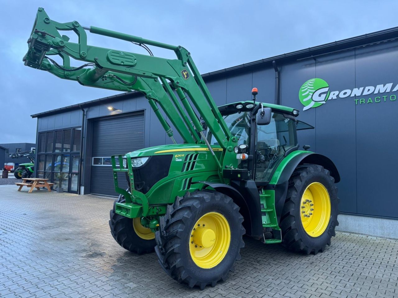 John Deere 6210R AP