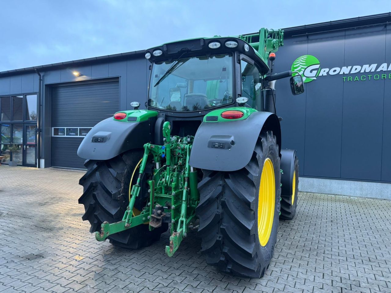 John Deere 6210R AP