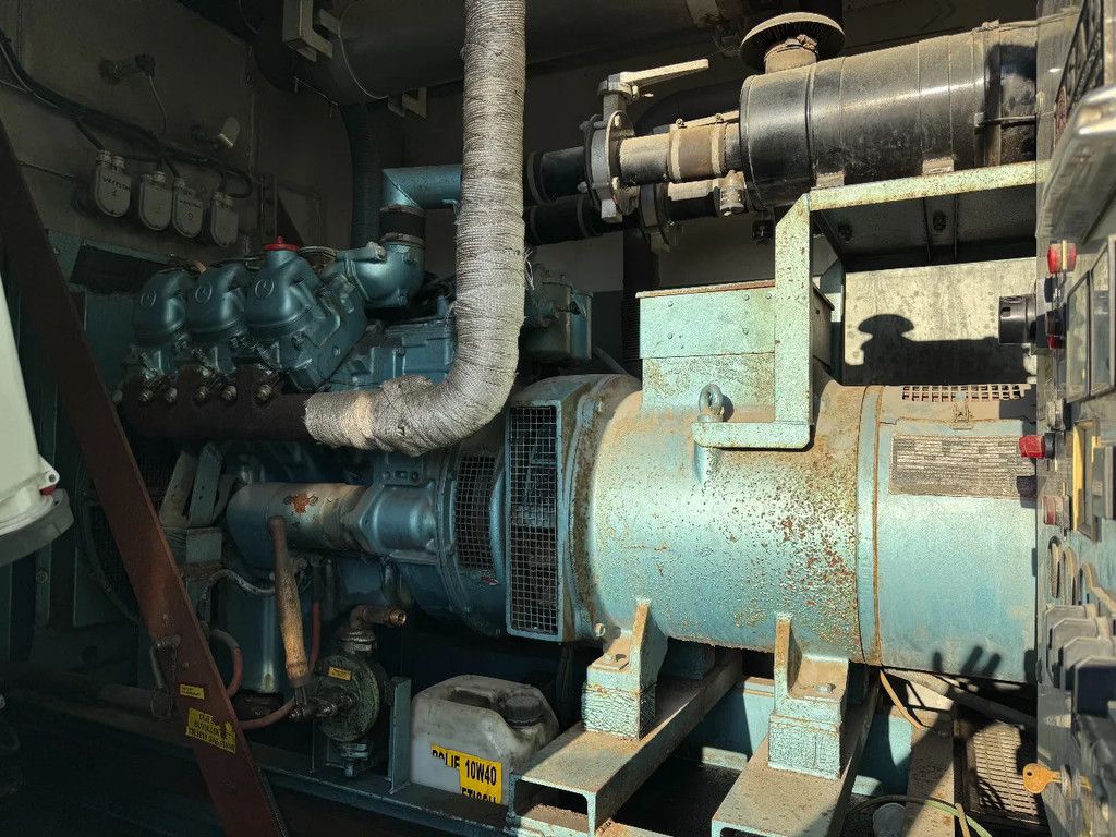 Volvo FL 180 **GENERATOR 100Kva MERCEDES V6**
