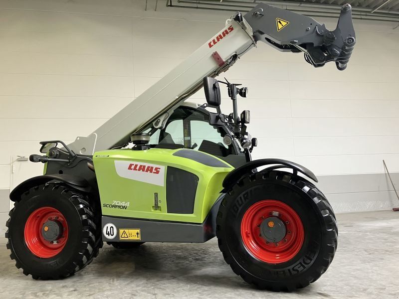 Claas SCORPION 7044