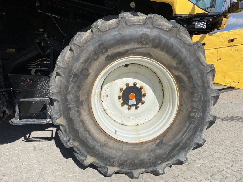 New Holland CR 9090