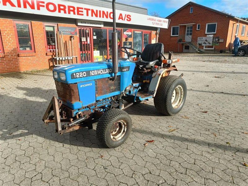 New Holland 1220 med lavt timetal