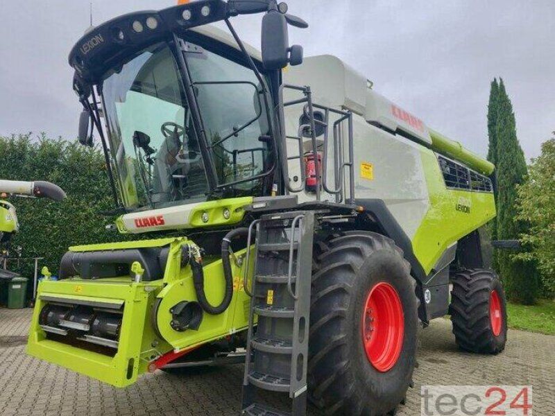 Claas Lexion 6700 mit Schneidwerk