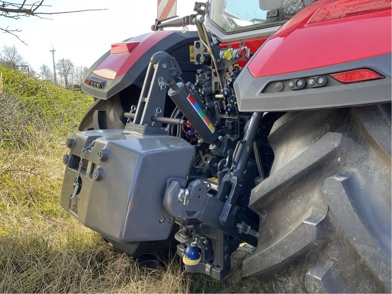 Massey Ferguson 8S.305 Dyna-VT EXCLUSIVE
