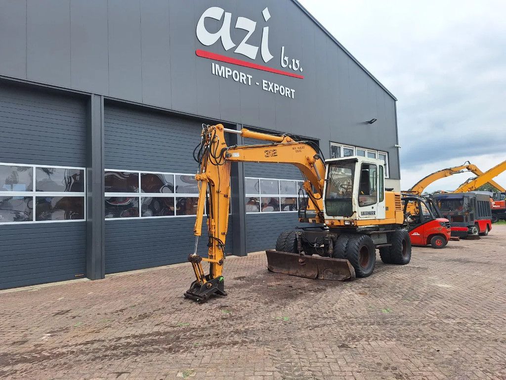 Liebherr A312