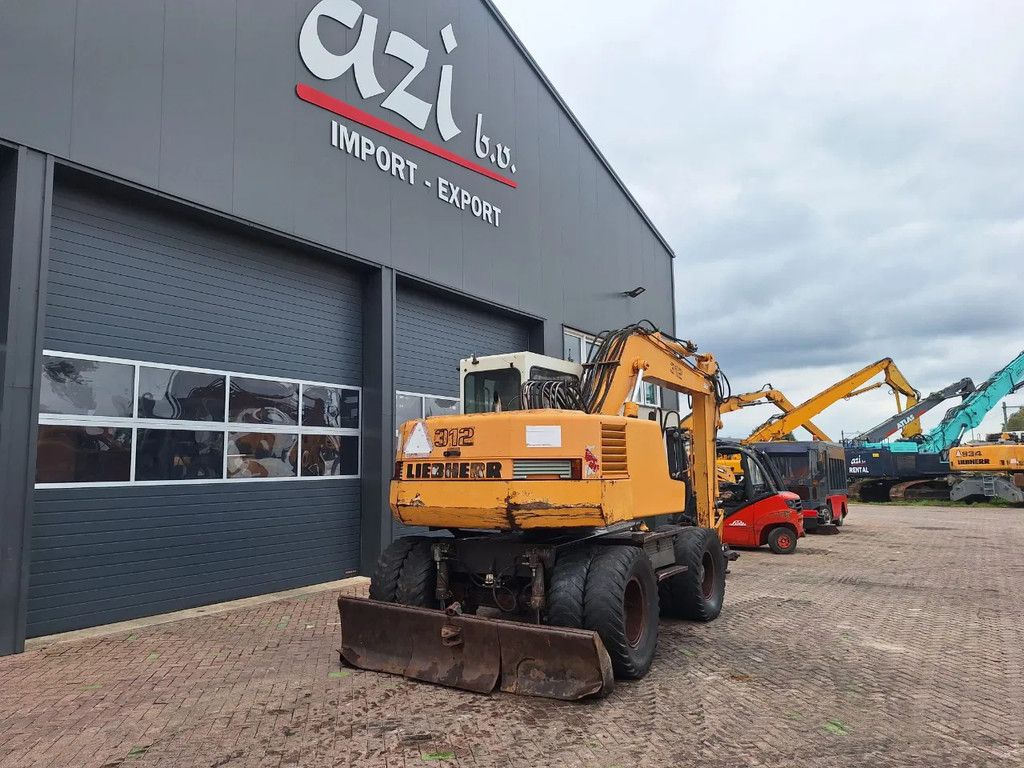 Liebherr A312