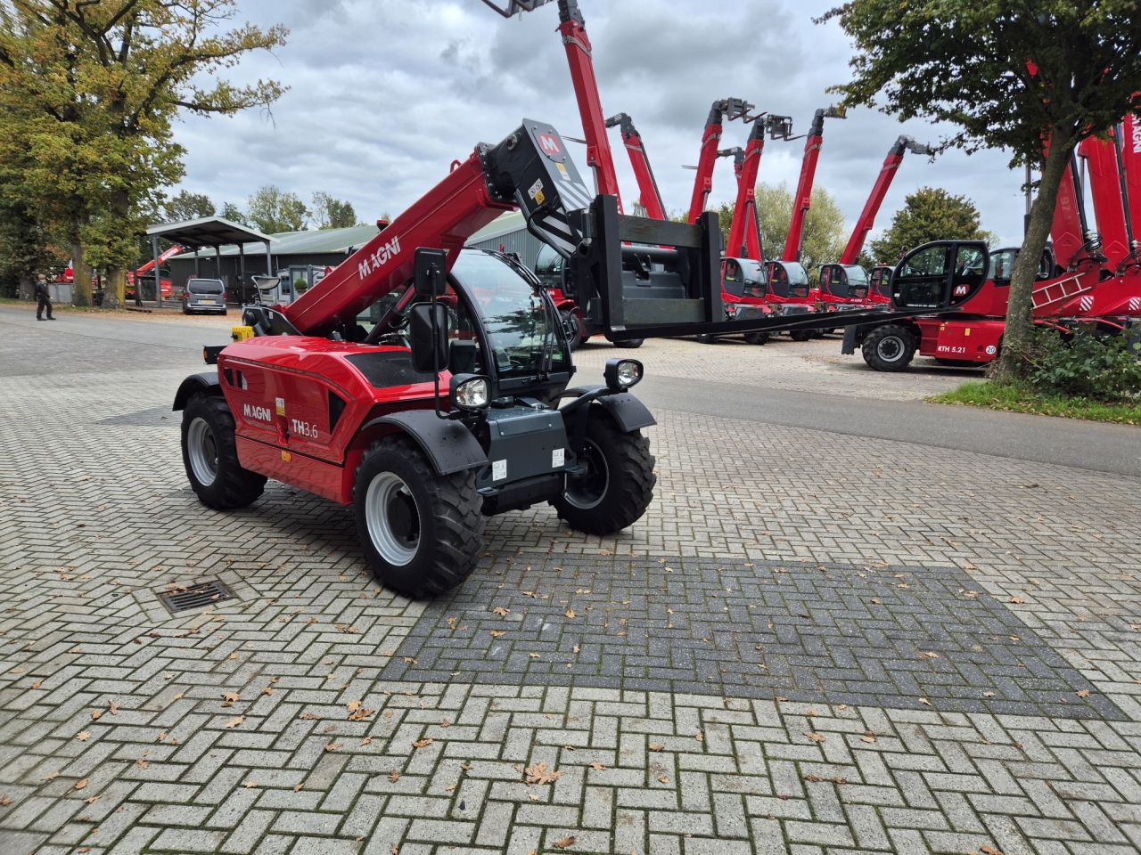 Nieuwe MAGNI TH 3.6 starre verreiker met hefhoogte tot 6 m