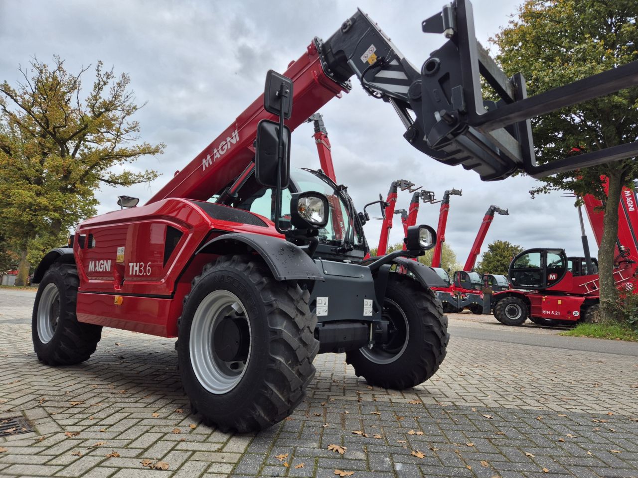 Nieuwe MAGNI TH 3.6 starre verreiker met hefhoogte tot 6 m