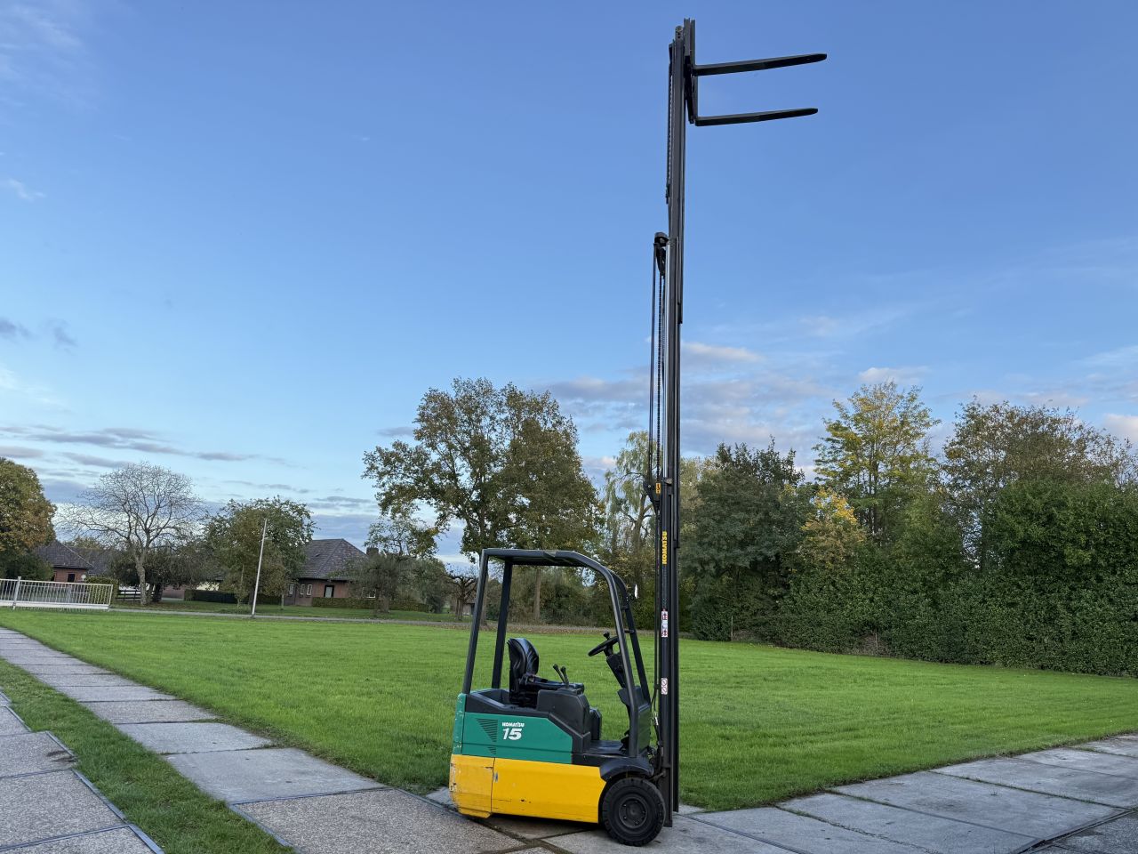 Komatsu 1500KG elektr triplex 6.4M! Freelift Sideshift 2800 uur
