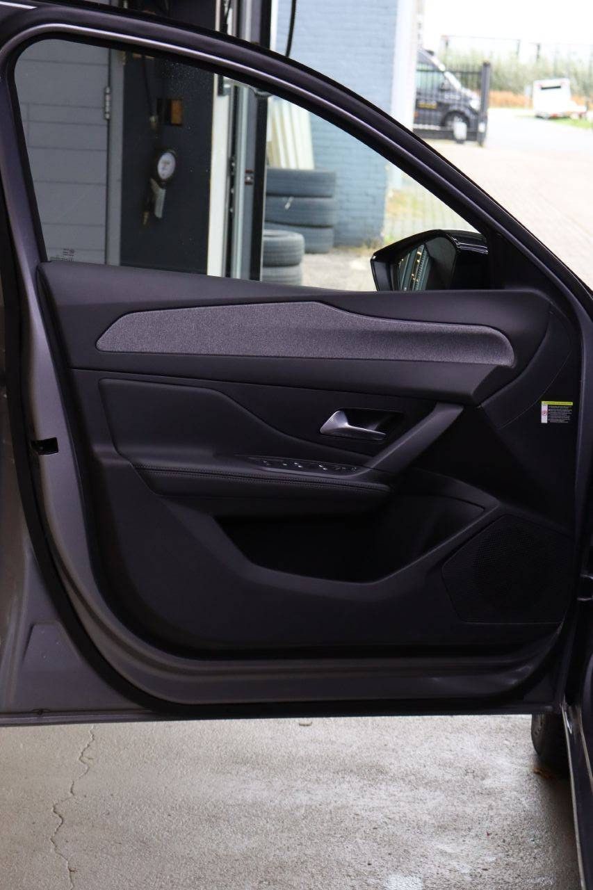Peugeot 308 SW Petrol Automatic 2024