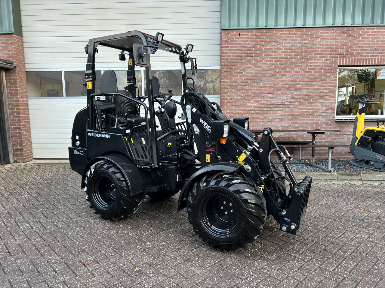 Weidemann 1160 Black Edition