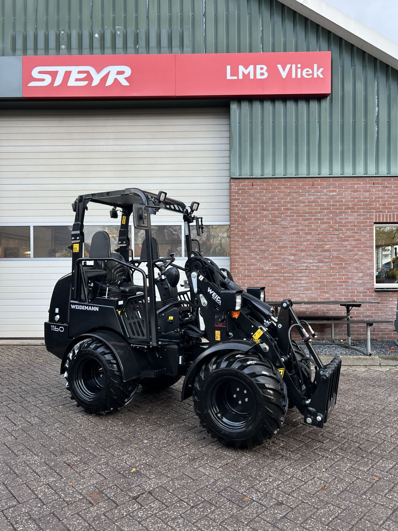 Weidemann 1160 Black Edition