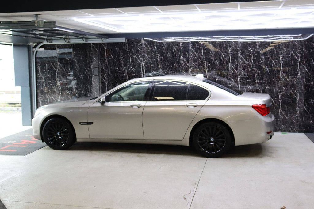 Passenger car BMW 750I XDRIVE Petrol 2011
