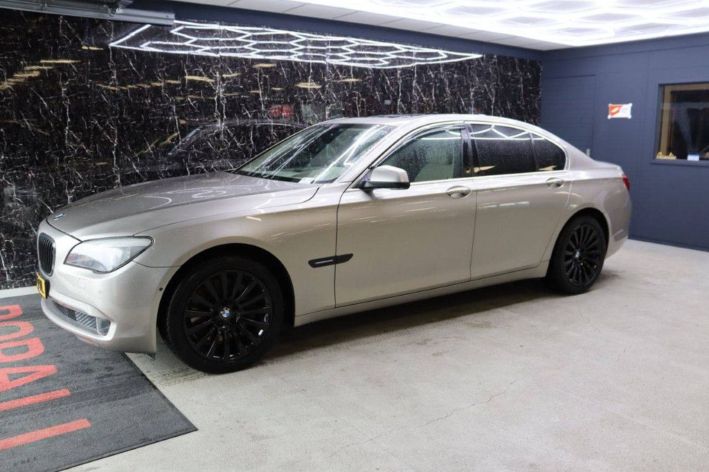 Passenger car BMW 750I XDRIVE Petrol 2011