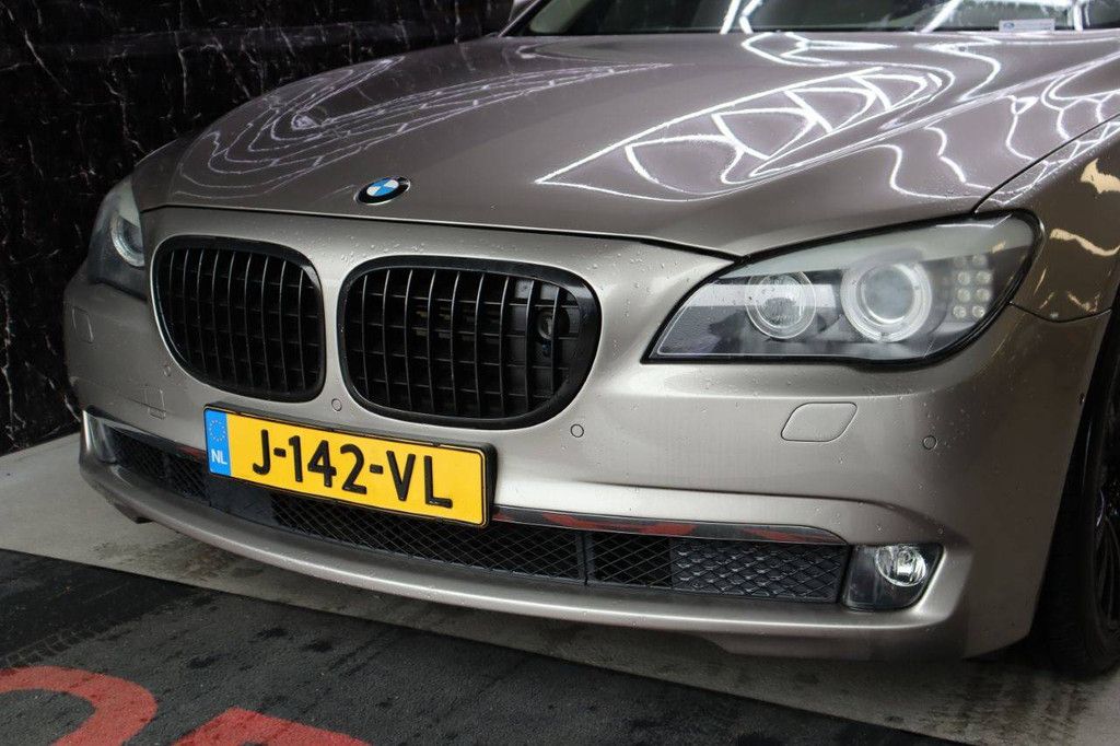 Passenger car BMW 750I XDRIVE Petrol 2011
