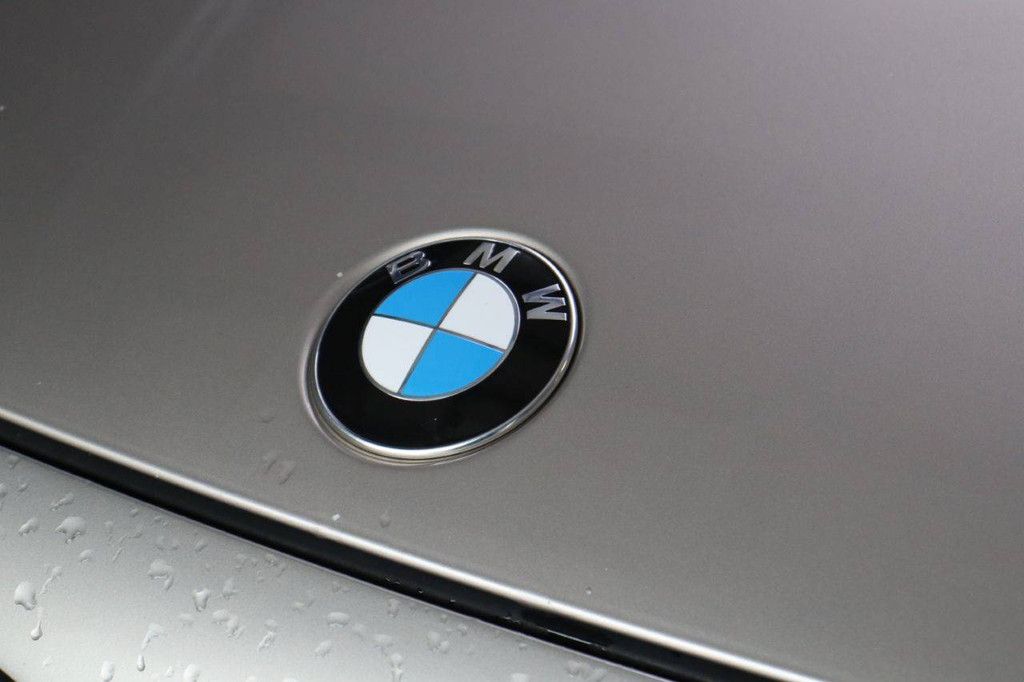Passenger car BMW 750I XDRIVE Petrol 2011