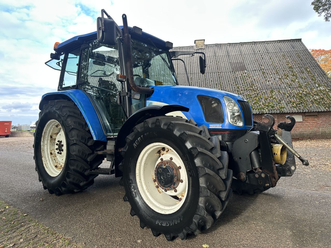 New Holland TL100A