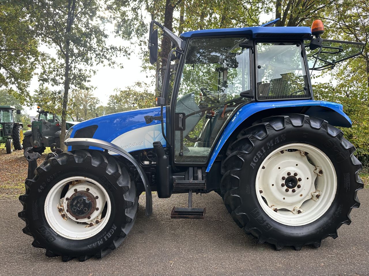 New Holland TL100A