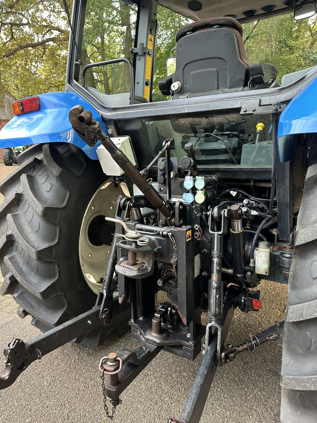 New Holland TL100A