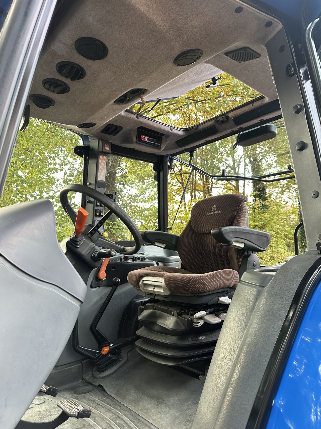 New Holland TL100A