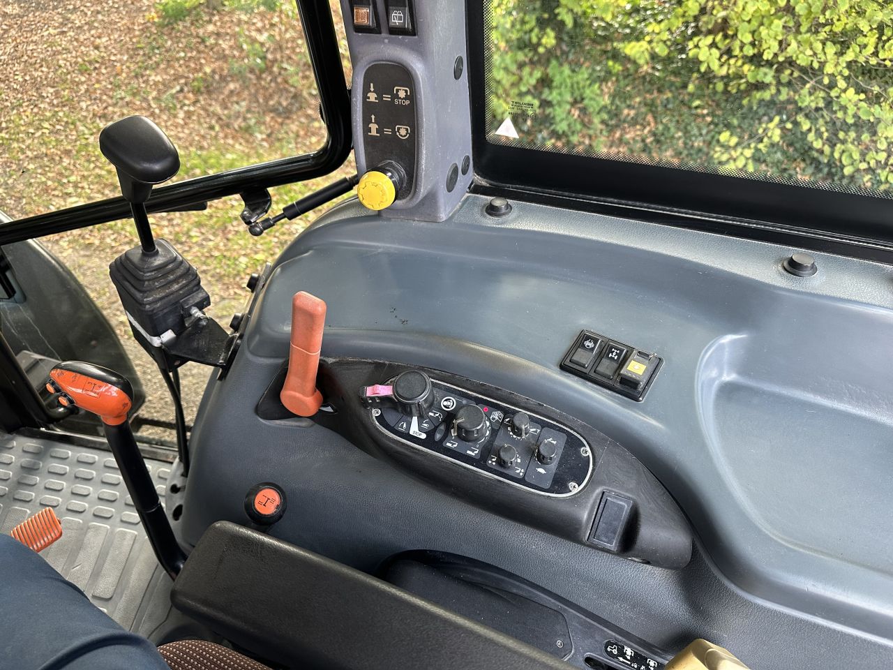 New Holland TL100A