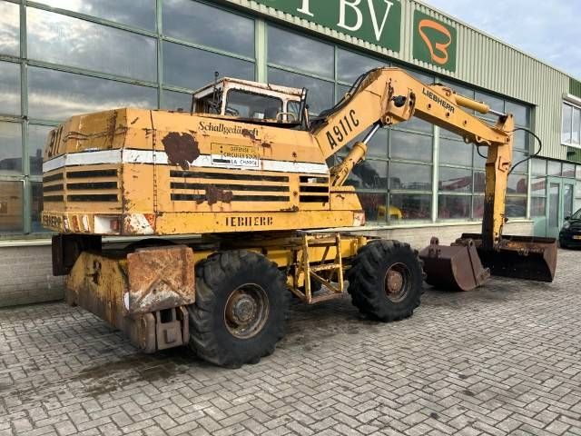 Liebherr A 911 C
