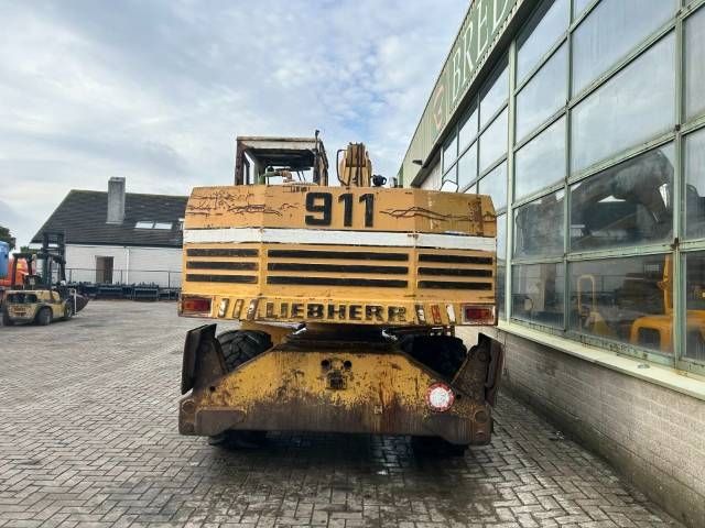 Liebherr A 911 C