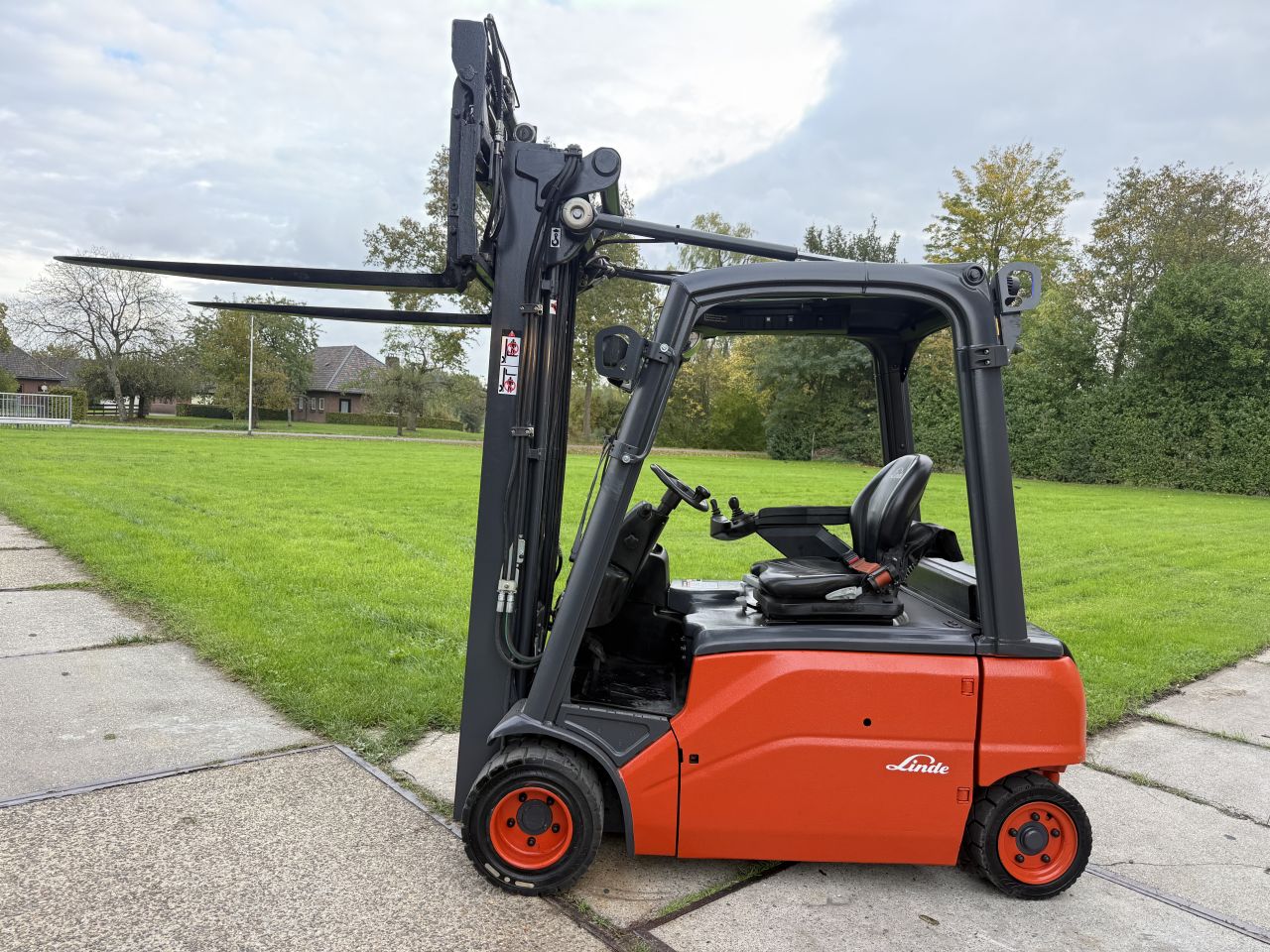 Linde 2 tonner triplex 5.2M Freelift Sideshift vorkversteller