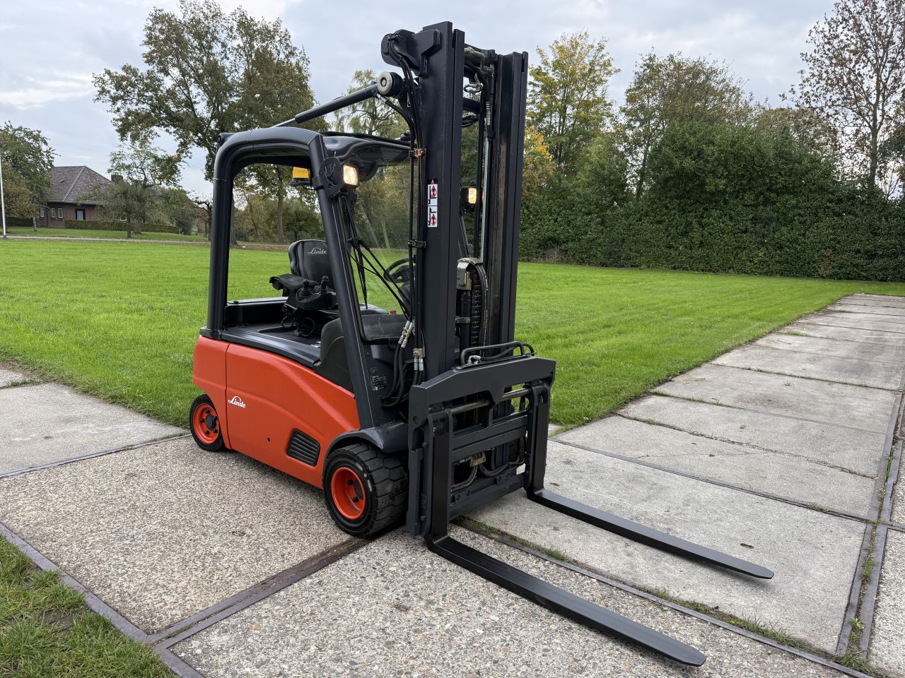 Linde 2 tonner triplex 5.2M Freelift Sideshift vorkversteller