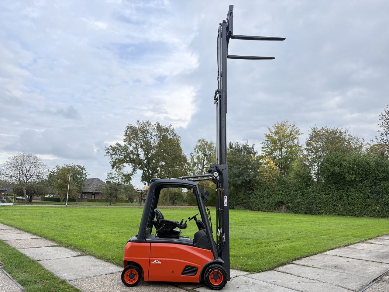 Linde 2 tonner triplex 5.2M Freelift Sideshift vorkversteller