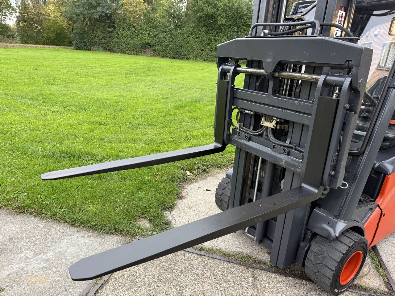 Linde 2 tonner triplex 5.2M Freelift Sideshift vorkversteller