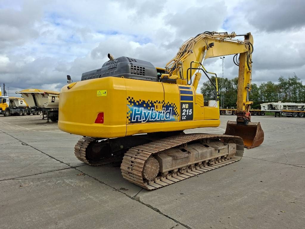 Komatsu HB 215 LC-3