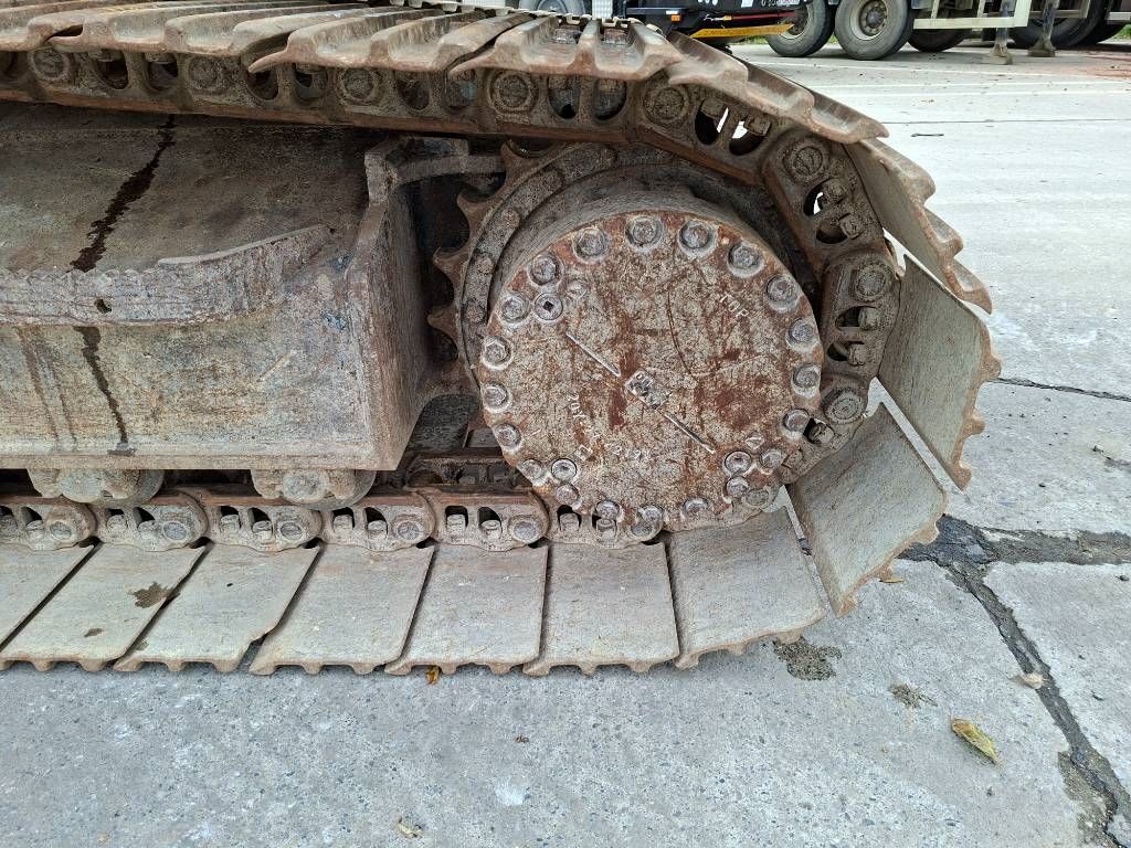 Komatsu HB 215 LC-3