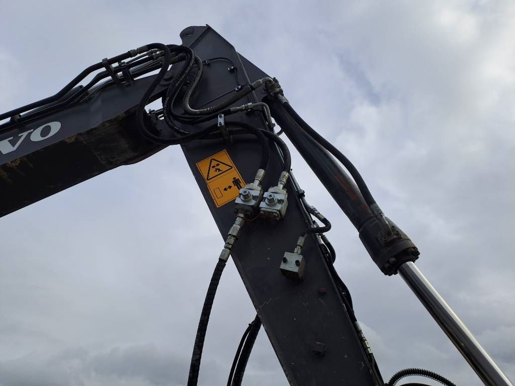 Volvo EWR150E + Engcon Rototilt