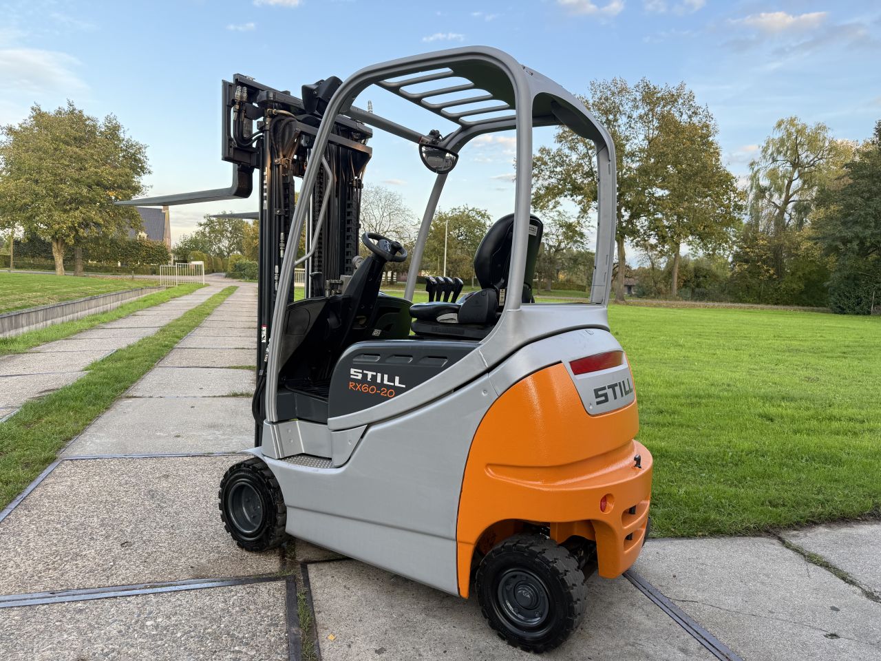 Still 2 tonner elektrisch Freelift Sideshift nieuw keur 3900uur