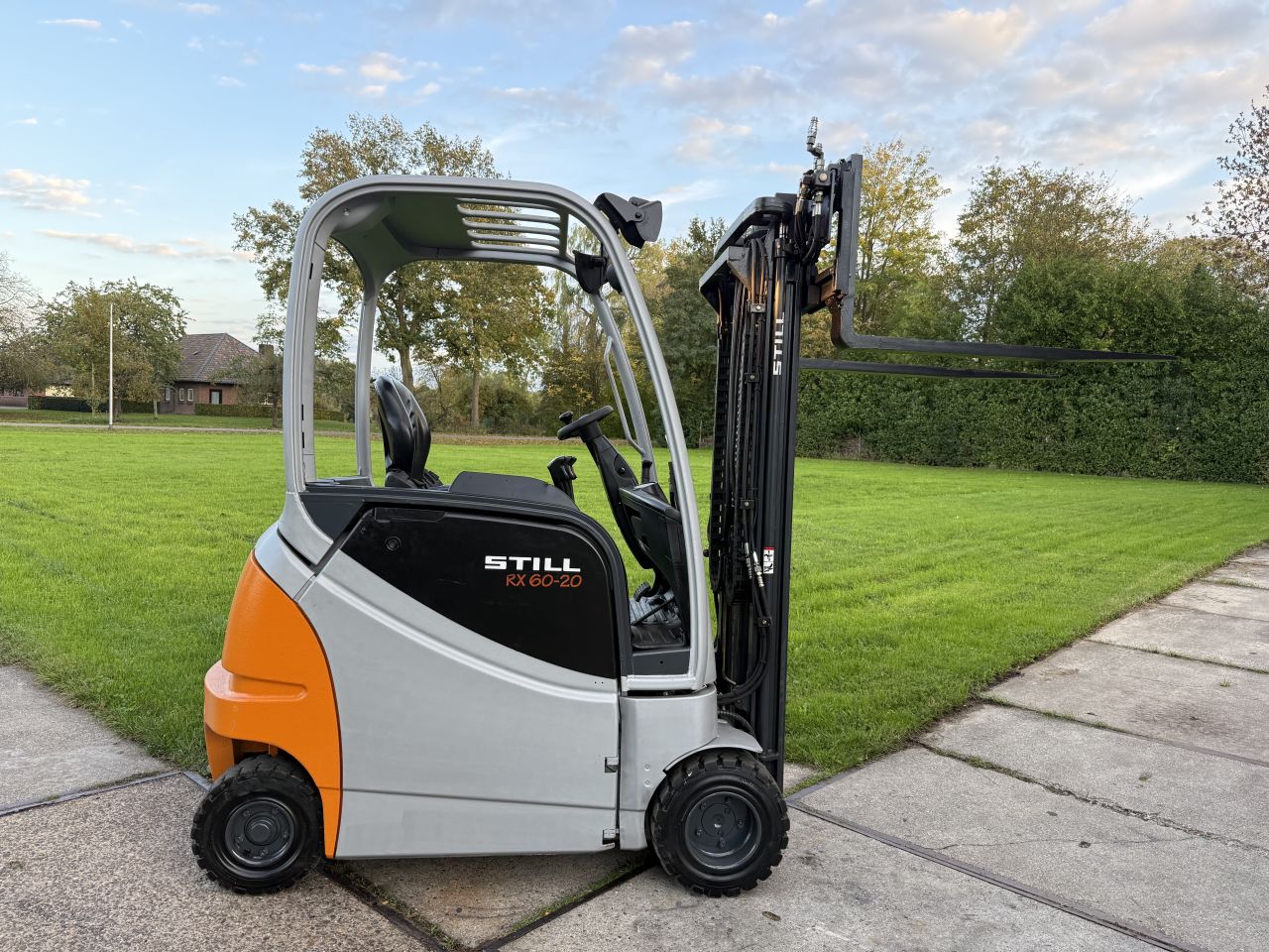 Still 2 tonner elektrisch Freelift Sideshift nieuw keur 3900uur