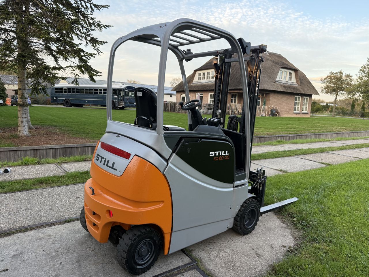 Still 2 tonner elektrisch Freelift Sideshift nieuw keur 3900uur