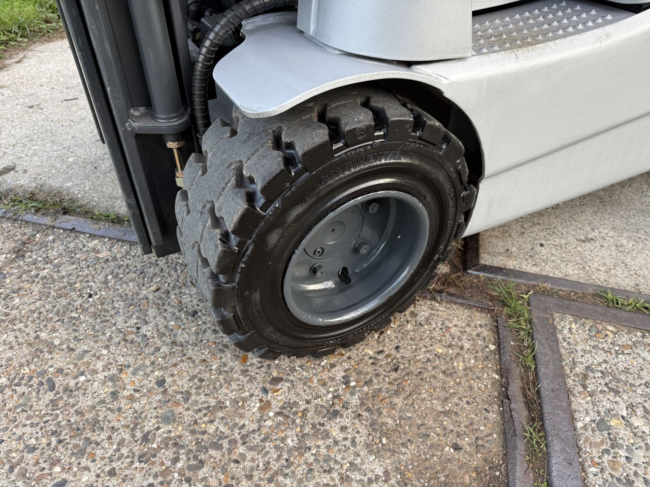Still 2 tonner elektrisch Freelift Sideshift nieuw keur 3900uur