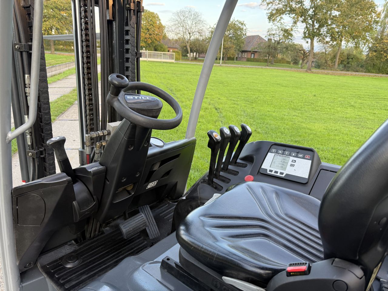 Still 2 tonner elektrisch Freelift Sideshift nieuw keur 3900uur