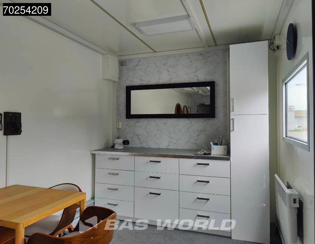 Volvo FL 250 4X2 Like NEW! Exhibition truck EURO 6